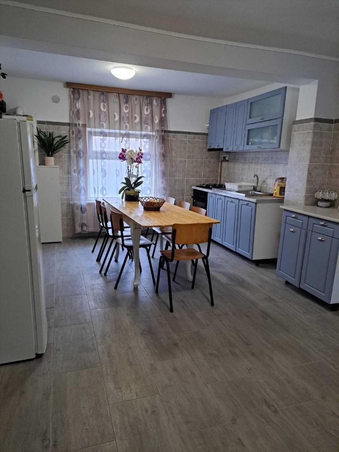 Muzicii 11 - Cozy Seaside Apartments ナボダリ エクステリア 写真
